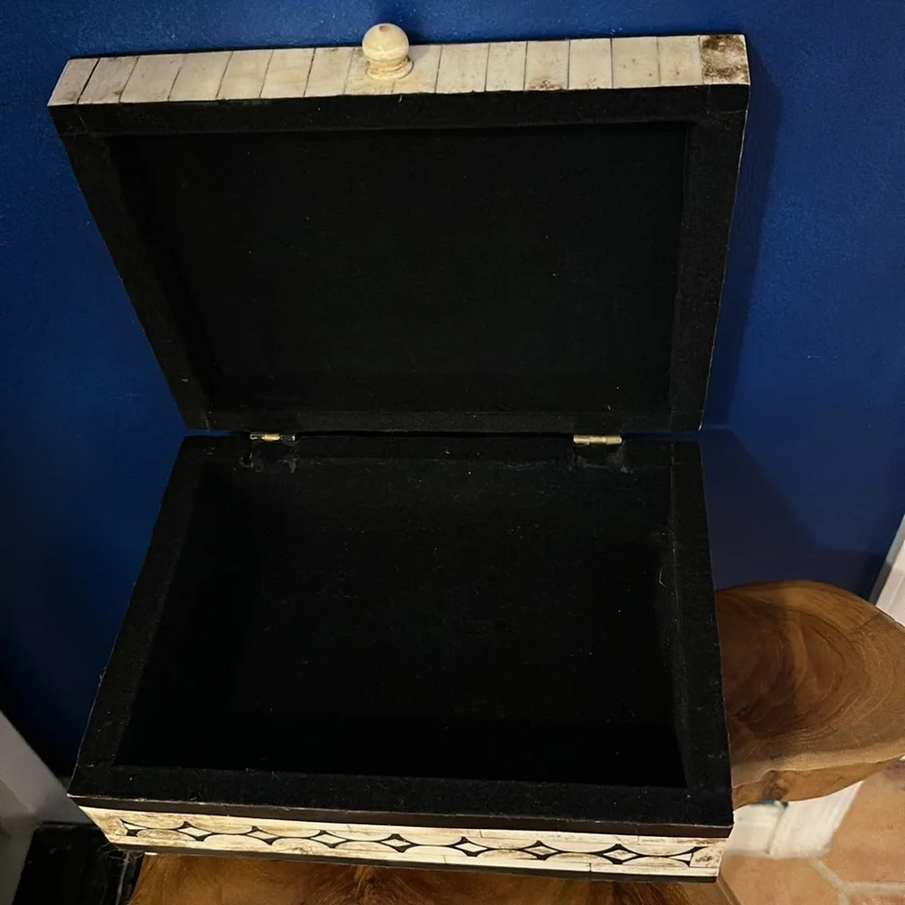 NWOT Home Decoration Wood Bone Inlay Elegant Black & Cream Storage Jewelry Box